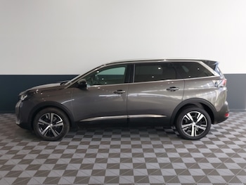 Used Peugeot 5008 2023 for sale - 77644851: Photo