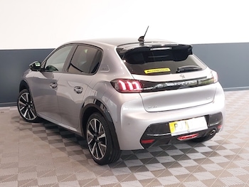 Used Peugeot 208 2021 for sale - 77115121: Photo