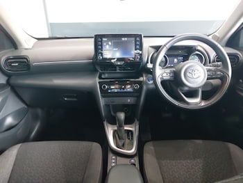 Used Toyota Yaris Cross 2023 for sale - 79612331: Photo
