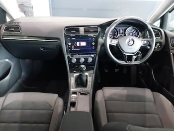 Used Volkswagen Golf 2019 for sale - 78778278: Photo