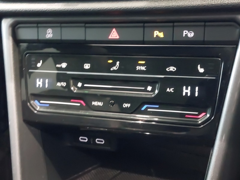 Used Volkswagen T-Roc 2023 for sale - 77610792: Photo 18