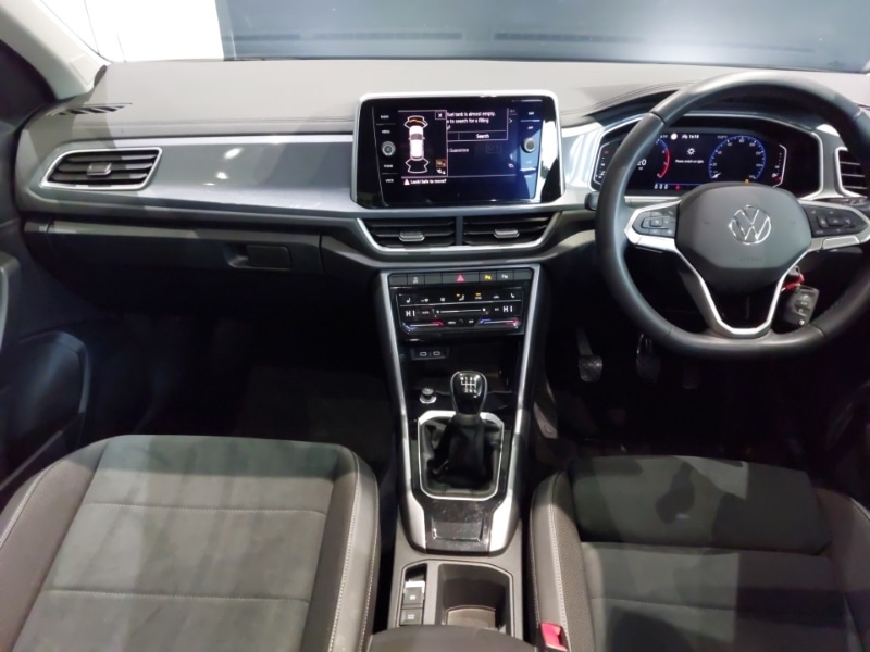 Used Volkswagen T-Roc 2023 for sale - 77610792: Photo 2