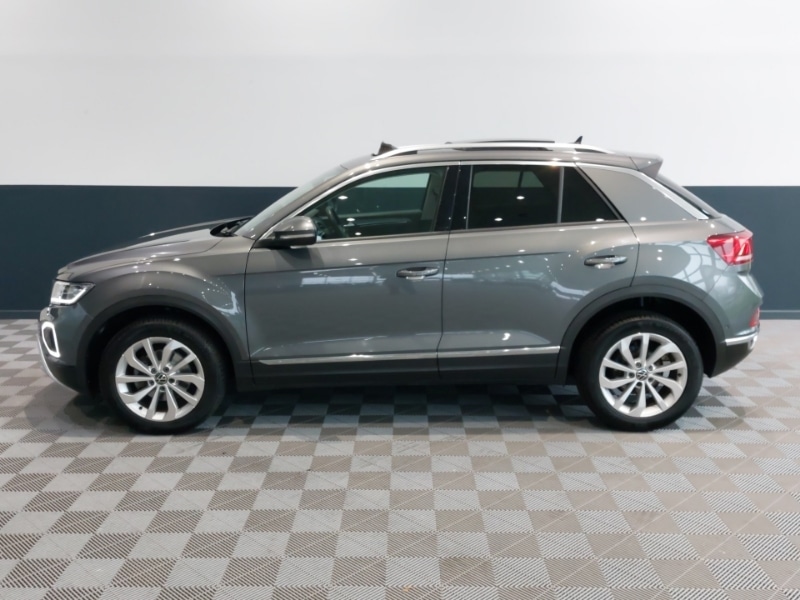 Used Volkswagen T-Roc 2023 for sale - 77610792: Photo 4