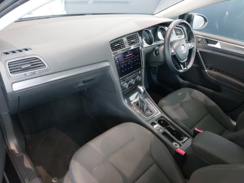 Used Volkswagen Golf 2018 for sale - 78057392: Photo 5