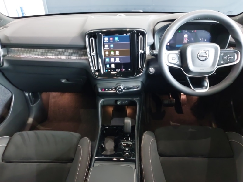 Used Volvo XC40 2025 for sale - 78023815: Photo 2