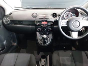 Used Mazda Mazda2 2011 for sale - 79207909: Photo