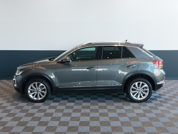 Used Volkswagen T-Roc 2023 for sale - 78151704: Photo