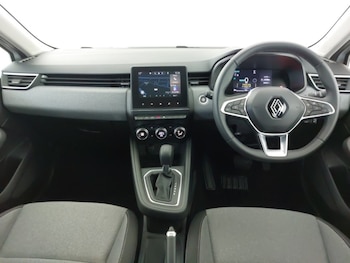 Used Renault Clio 2024 for sale - 76112988: Photo