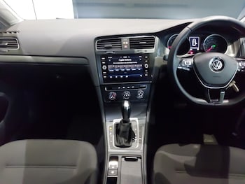 Used Volkswagen Golf 2019 for sale - 76484222: Photo