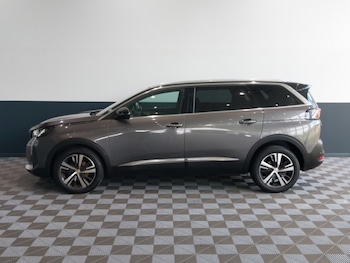 Used Peugeot 5008 2023 for sale - 79298894: Photo