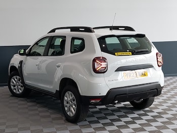 Used Dacia Duster 2023 for sale - 75256642: Photo