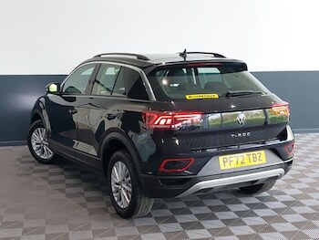 Used Volkswagen T-Roc 2023 for sale - 78312501: Photo