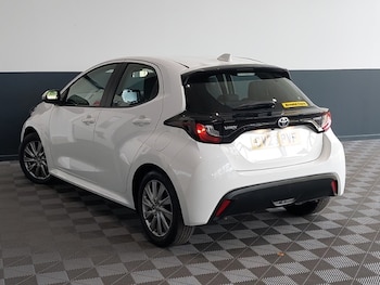 Used Toyota Yaris 2023 for sale - 79447864: Photo