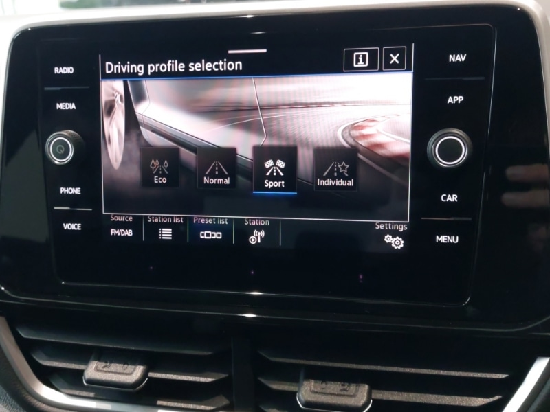 Used Volkswagen T-Roc 2024 for sale - 77503473: Photo 16