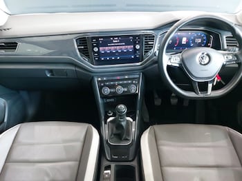 Used Volkswagen T-Roc 2019 for sale - 78172984: Photo