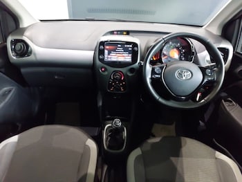Used Toyota AYGO 2021 for sale - 76258529: Photo 2
