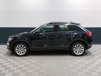 Used Volkswagen T-Roc 2019 for sale - 77544375: Photo