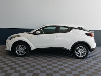 Used Toyota C-HR 2023 for sale - 78369386: Photo