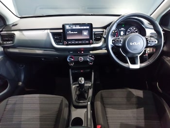 Used Kia Stonic 2022 for sale - 77206109: Photo