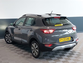 Used Kia Stonic 2022 for sale - 77206109: Photo