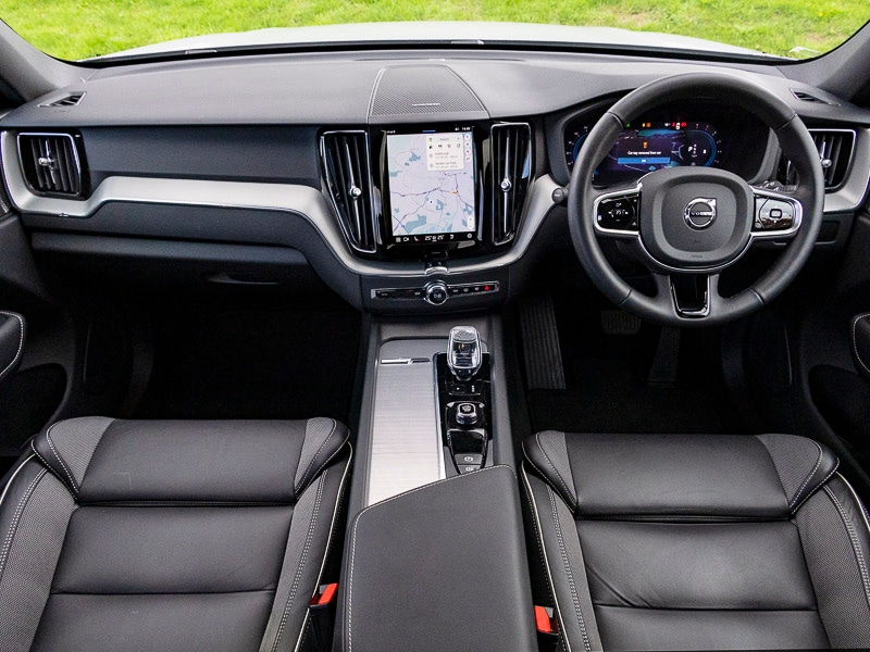 Used Volvo XC60 2024 for sale - 76533445: Photo 2