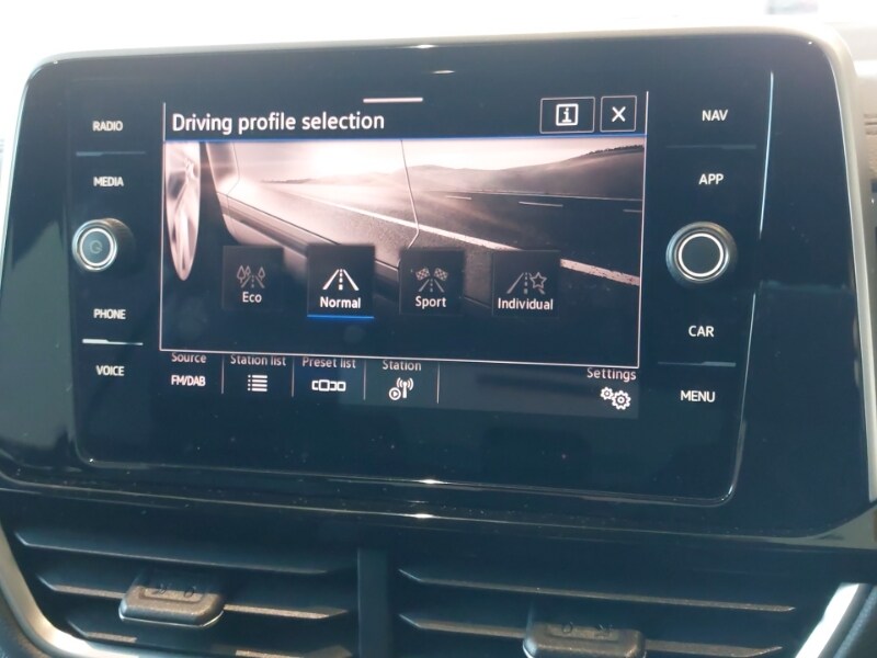 Used Volkswagen T-Roc 2022 for sale - 76816130: Photo 16