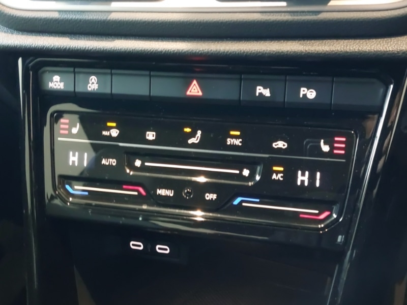 Used Volkswagen T-Roc 2022 for sale - 76816130: Photo 17