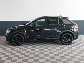 Used Volkswagen T-Roc 2023 for sale - 78243757: Photo