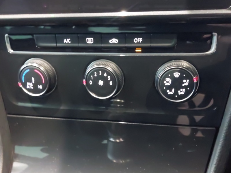 Used Volkswagen Golf 2019 for sale - 77708043: Photo 17