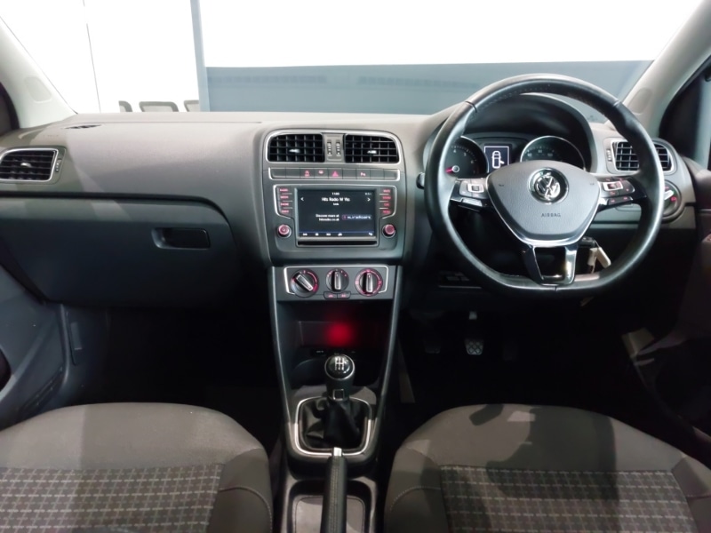 Used Volkswagen Polo 2017 for sale - 76619071: Photo 2