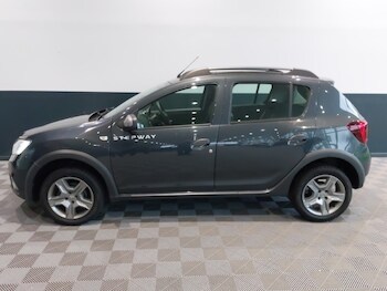 Used Dacia Sandero Stepway 2019 for sale - 77024791: Photo