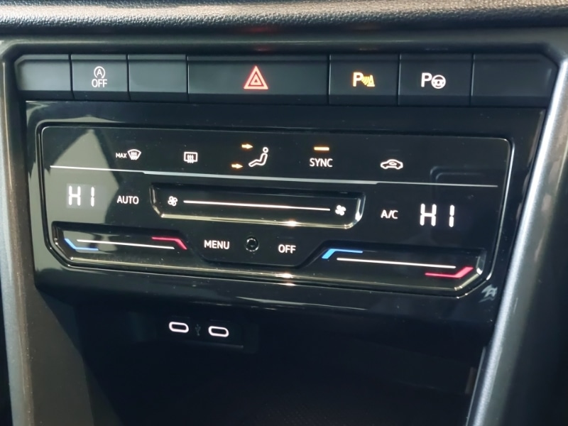 Used Volkswagen T-Roc 2023 for sale - 77731771: Photo 17