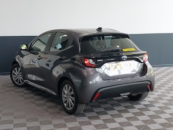 Used Toyota Yaris 2023 for sale - 79231950: Photo