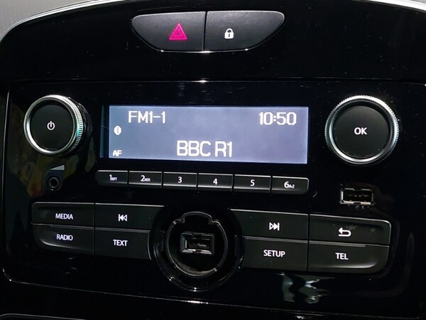 Used Renault Clio 2018 for sale - 76264892: Photo 10