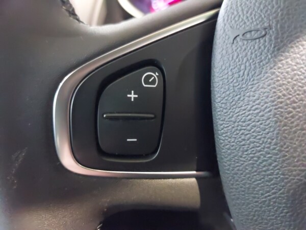 Used Renault Clio 2018 for sale - 76264892: Photo 13