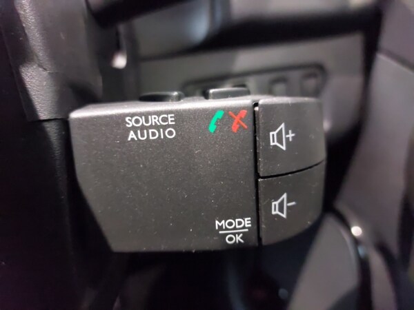 Used Renault Clio 2018 for sale - 76264892: Photo 15