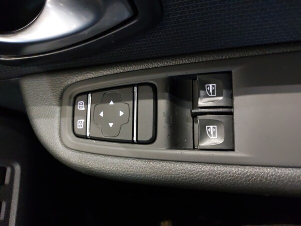 Used Renault Clio 2018 for sale - 76264892: Photo 19