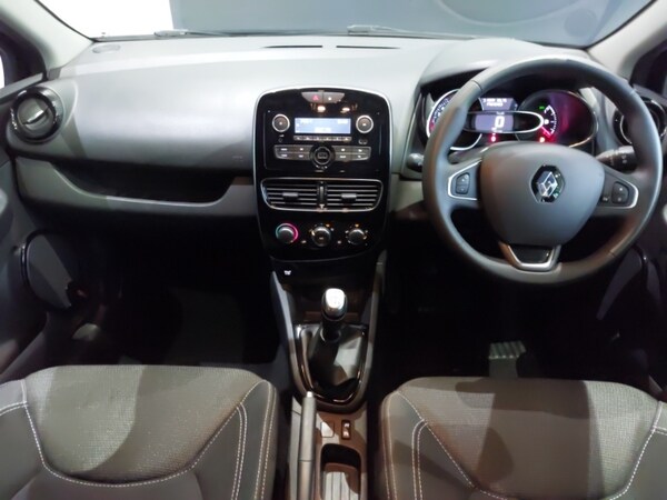 Used Renault Clio 2018 for sale - 76264892: Photo 2