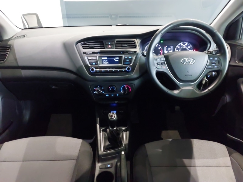 Used Hyundai i20 2015 for sale - 76129802: Photo 2