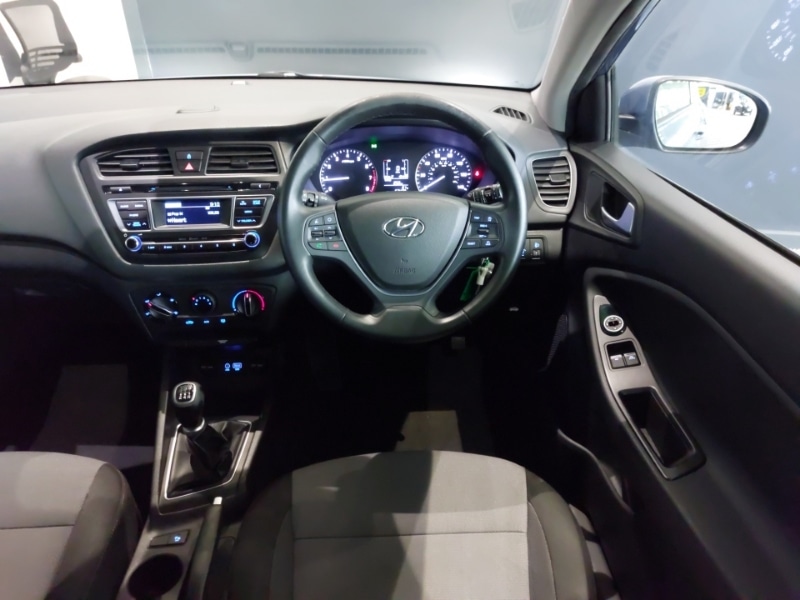 Used Hyundai i20 2015 for sale - 76129802: Photo 7