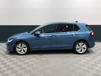 Used Volkswagen Golf 2024 for sale - 77119048: Photo