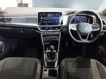 Used Volkswagen T-Roc 2024 for sale - 75395335: Photo
