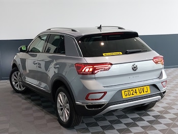 Used Volkswagen T-Roc 2024 for sale - 75395335: Photo