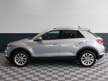 Used Volkswagen T-Roc 2024 for sale - 75395335: Photo