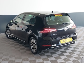 Used Volkswagen Golf 2018 for sale - 77948133: Photo