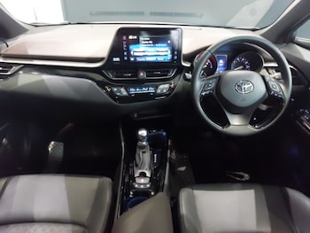 Used Toyota C-HR 2019 for sale - 77419229: Photo
