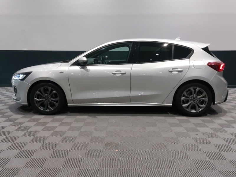 Used Ford Focus 2023 for sale - 76987418: Photo 4