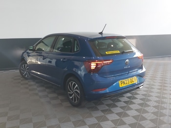Used Volkswagen Polo 2023 for sale - 77656902: Photo
