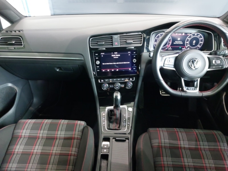 Used Volkswagen Golf 2020 for sale - 77816168: Photo 2