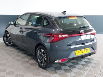 Used Hyundai i20 2023 for sale - 77049477: Photo